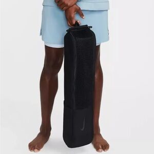 NWT: New With Tags Nike Yoga Mat Bag with Strap (Black, one size)